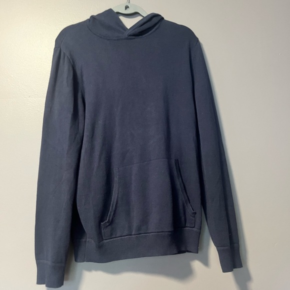 Sweater size medium - Picture 2 of 2